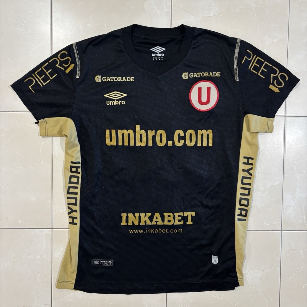 Universitario de Deportes Soccer Jersey Men Medium Umbro 2016 3rd Kit Limited